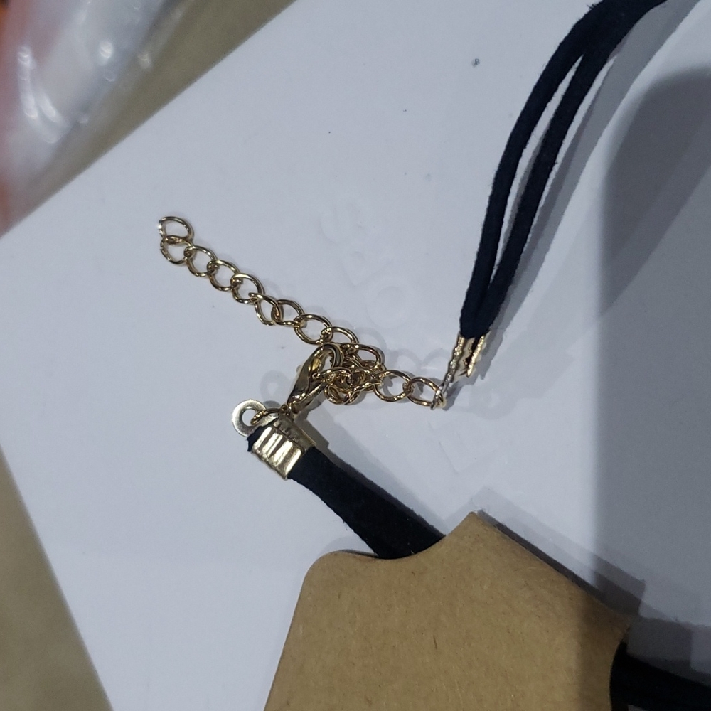 Chocker Necklace - Picture 5 of 5
